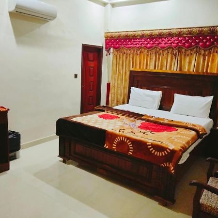 Hotel New Royal Residency Pechs Karachi Esterno foto