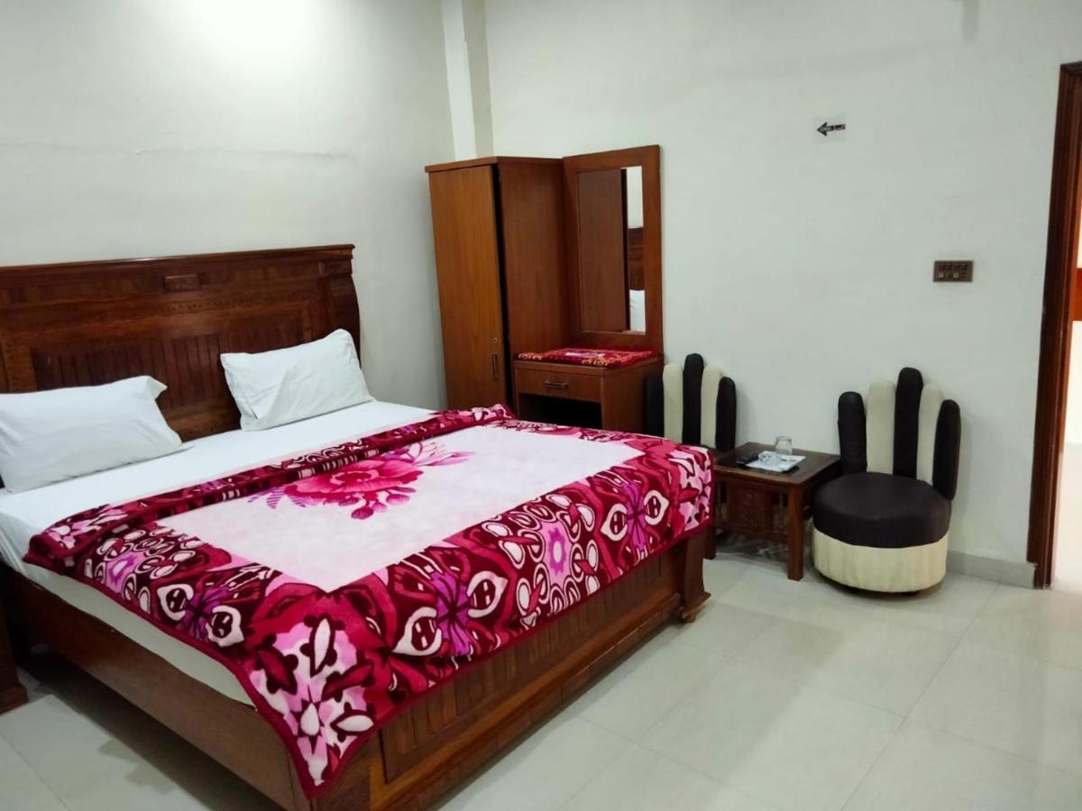 Hotel New Royal Residency Pechs Karachi Esterno foto